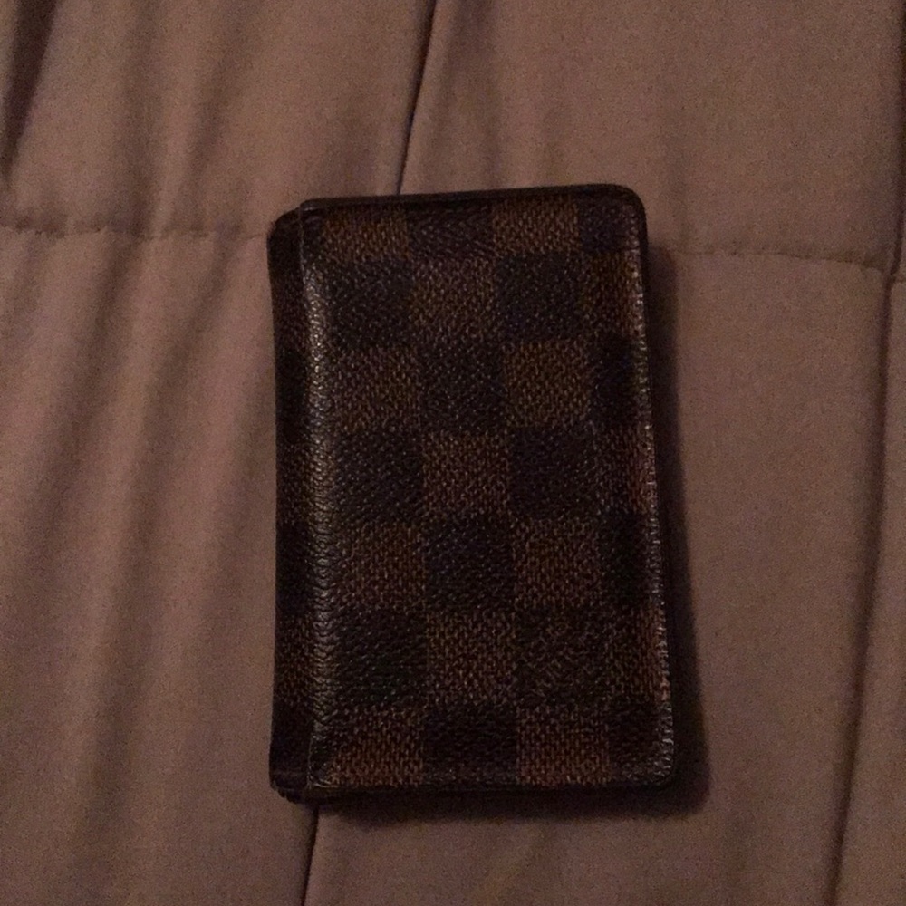 Men’s LV bifold wallet